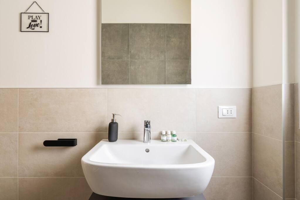 Kaizen House - Bilocale De Angeli Apartment Milan Luaran gambar